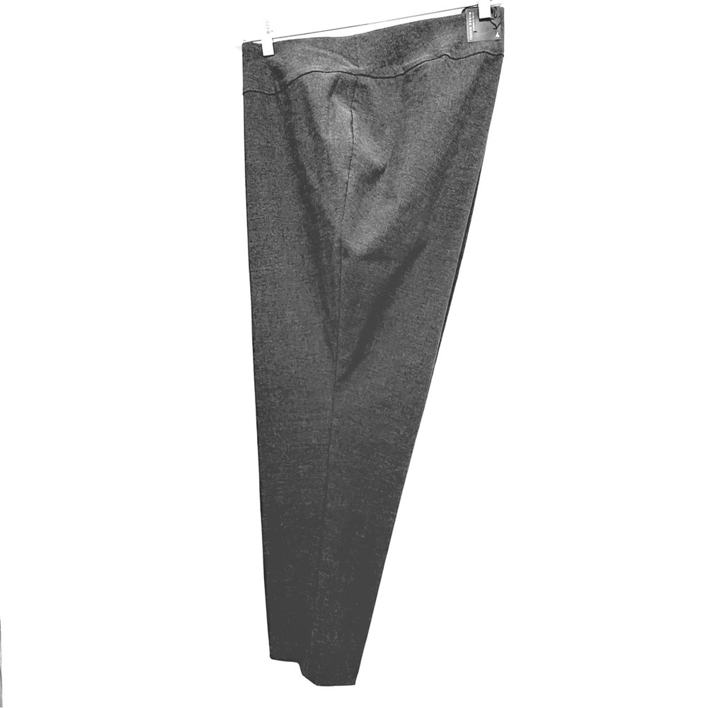 NWT. Torrid Woman’s Gray Stretch Pants, size 4 (18W)